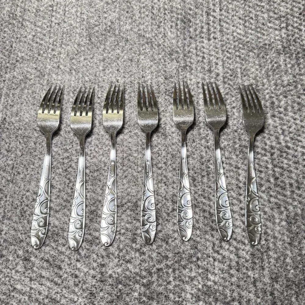 Set of 7 Oneida Silver‎ Satin Frosted Bohemian  Dinner Forks